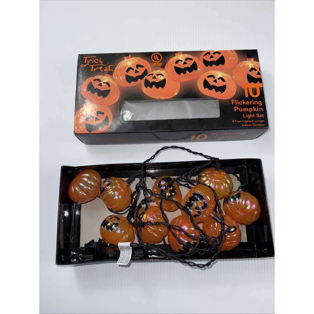 Vintage Halloween Lights 2001 Y2K Holiday Light 8 foot length Flickering Pumpkin